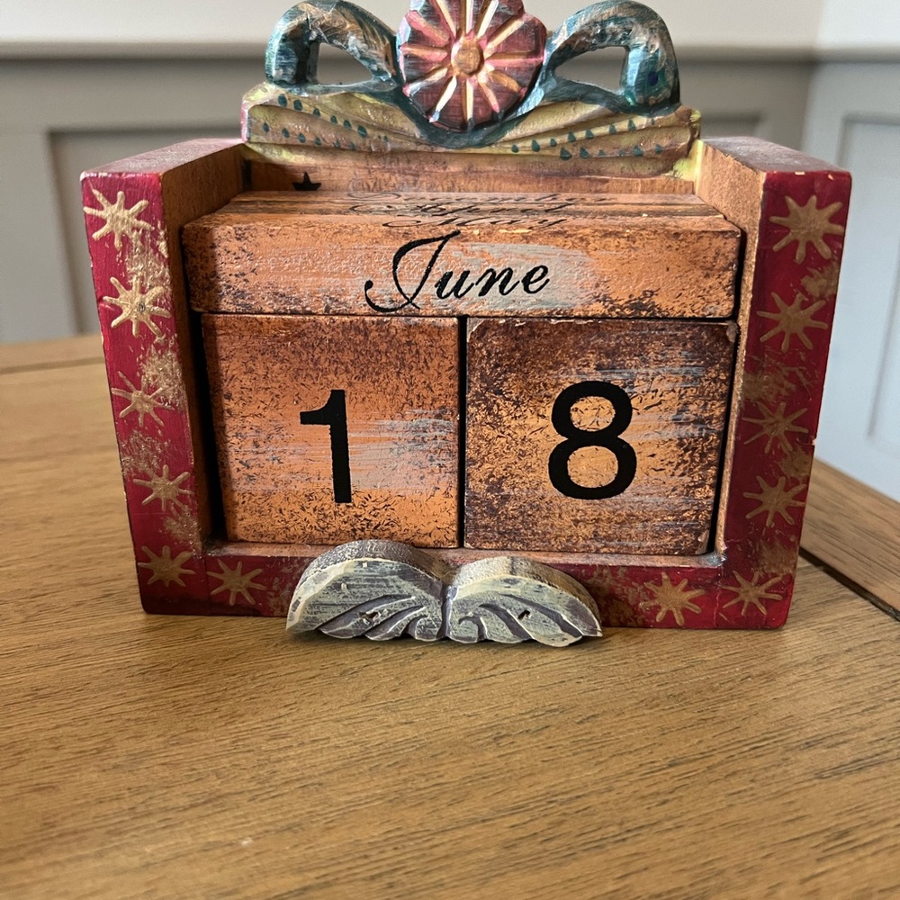 Decorative Wooden Perpetual Calendar Block